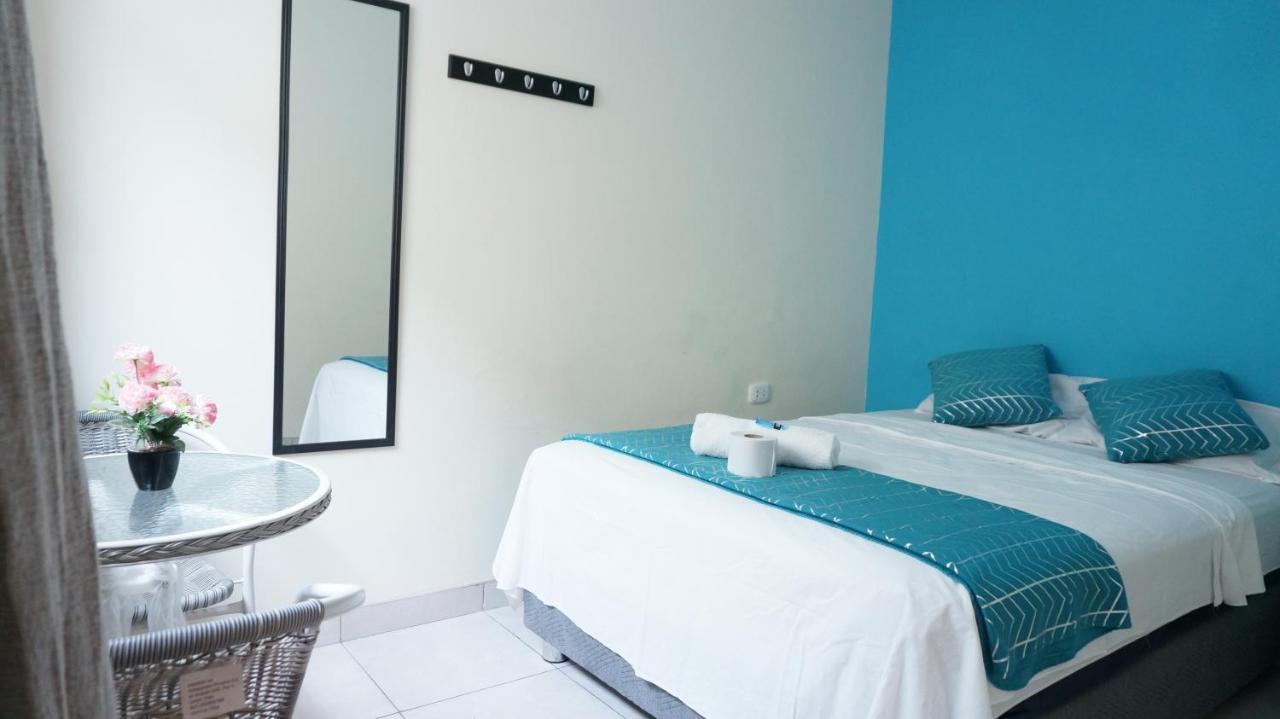 Aypa Hostal Трухильо Экстерьер фото
