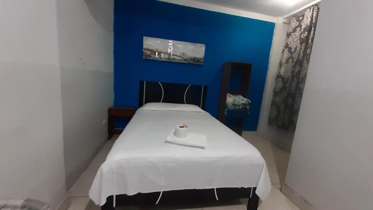 Aypa Hostal Трухильо Экстерьер фото