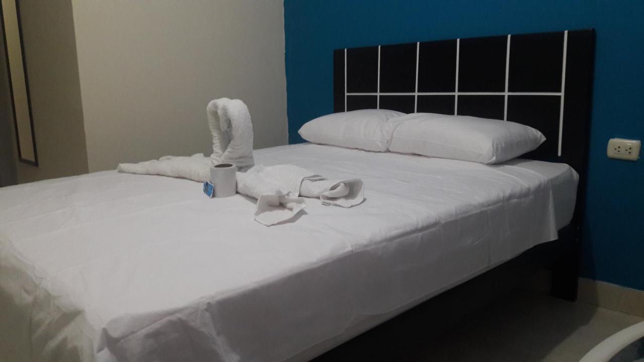Aypa Hostal Трухильо Экстерьер фото